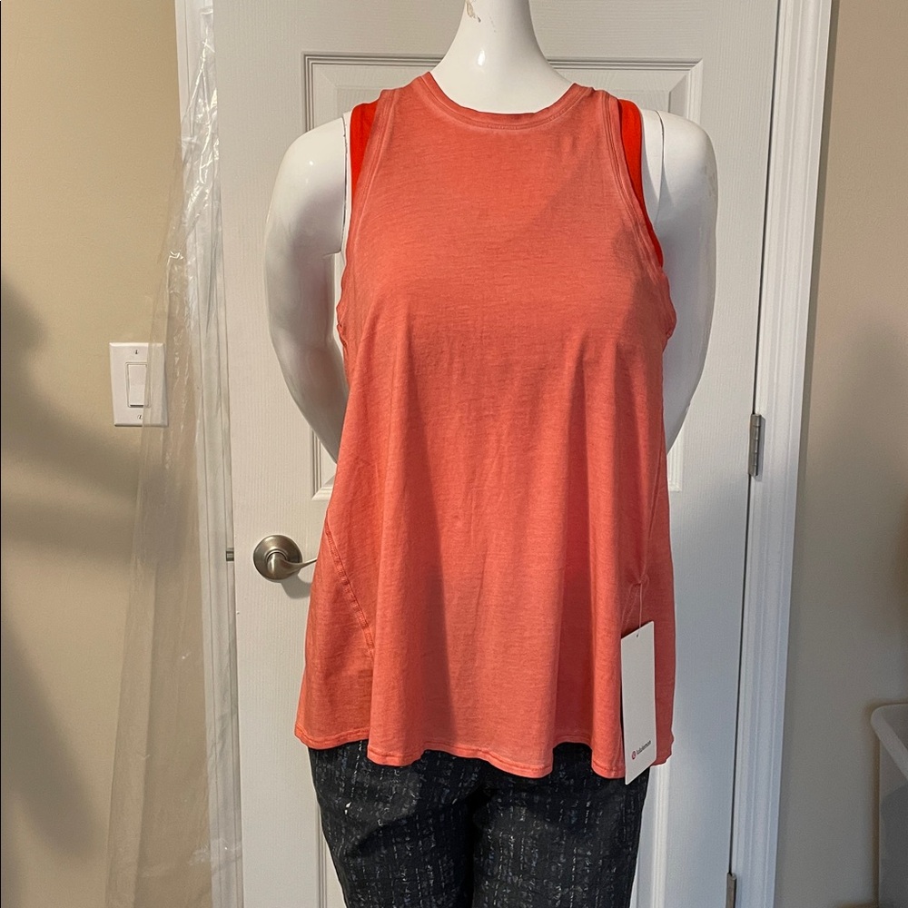 LULELEMON ALL TIED UP TANK SIZE 4 NWT
Rustic coral - Picture 4 of 10